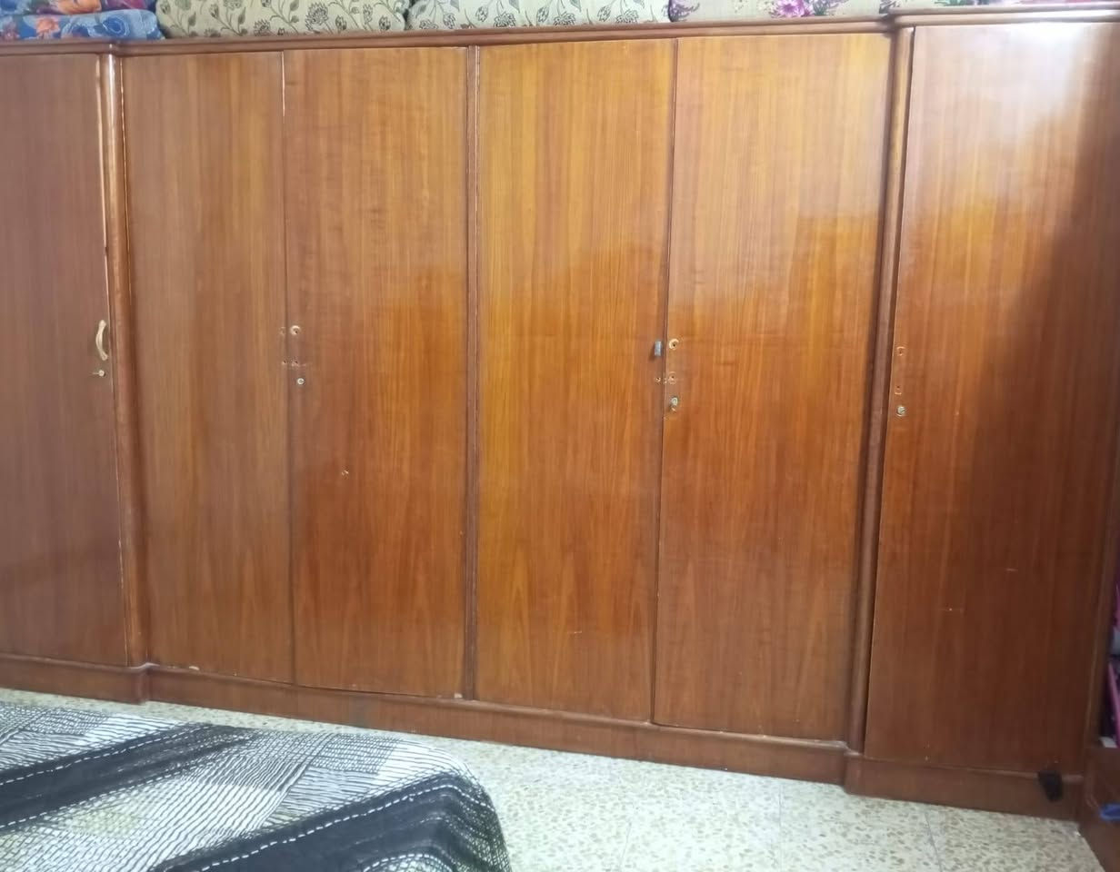 غرفه نوم شرط تسكام ٦ابواب كامله مع ملحقات بابل شوملي طريق السريع ***********
