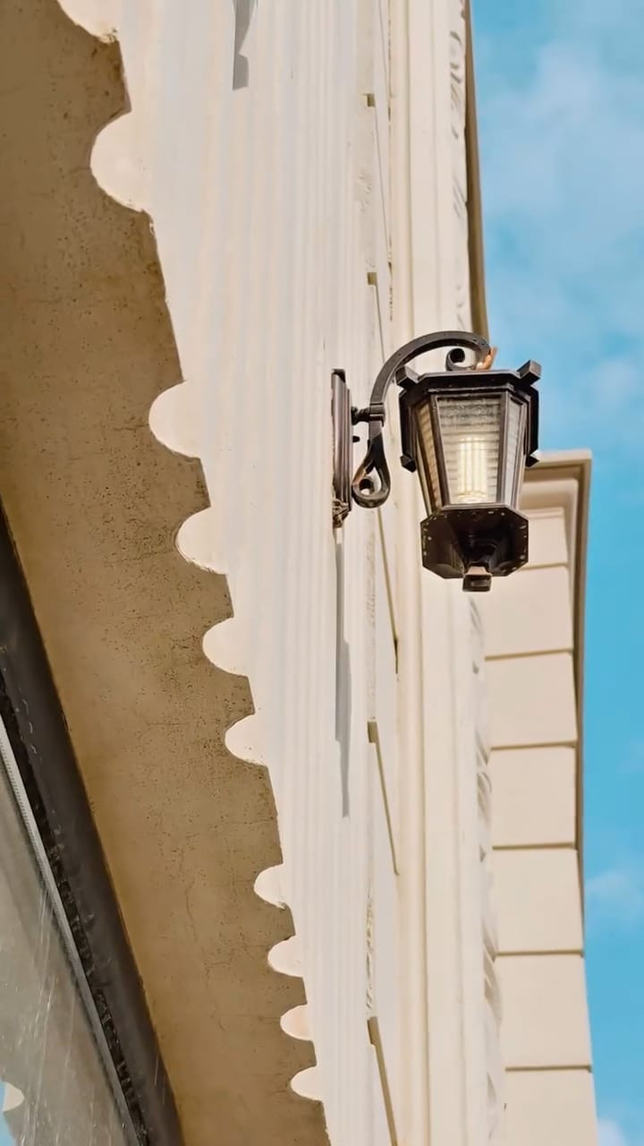 🔥 فرصة مميزة في المربع الثاني مجمع الأميرات 2 السكني 
دار 300م² – مقدمة + المبلغ المتبقي 125 مليون للمصرف 
 
📍موقع تجاري: ركن – شارع بعرض 20 متر على 12 – امتداد سنتر والحديقة 

مواصفات الدار:
• طابقين – بناء درجة أولى – 4 غرف نوم واسعة
• صالة كبيرة – استقبال كبير جدًا – مطبخ
• صحيات – كراج سيارة – حديقة 🌿

📌 المبلغ المتبقي أقساط للمصرف + المنطقة مسكونة بالكامل 

📞 للتواصل واتساب أو اتصال مباشر:
💬 أرسل رسالة واتساب – ستيم الرد عليك 
***********
***********
