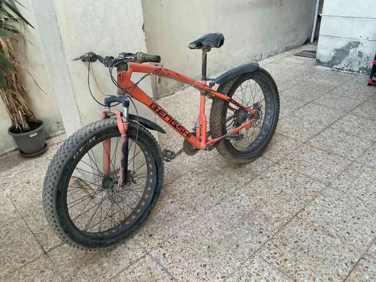 سلام عليكم للبيع بايسكل دبابة حجم 24 هيكل ألمنيوم مكينة ٥ وامامي ٣ خفيف ماركة BENGSHI جبلي بريكات دسك امامي وخلفي جاهزة فقط يحتاجلة تنضيف مكاني بغداد العامرية السعر 75


**إذا كنت صاحب هذا الإعلان وتريد حذفه لأي سبب، رجاءا أرسل رسالة إلى الدعم الفني**