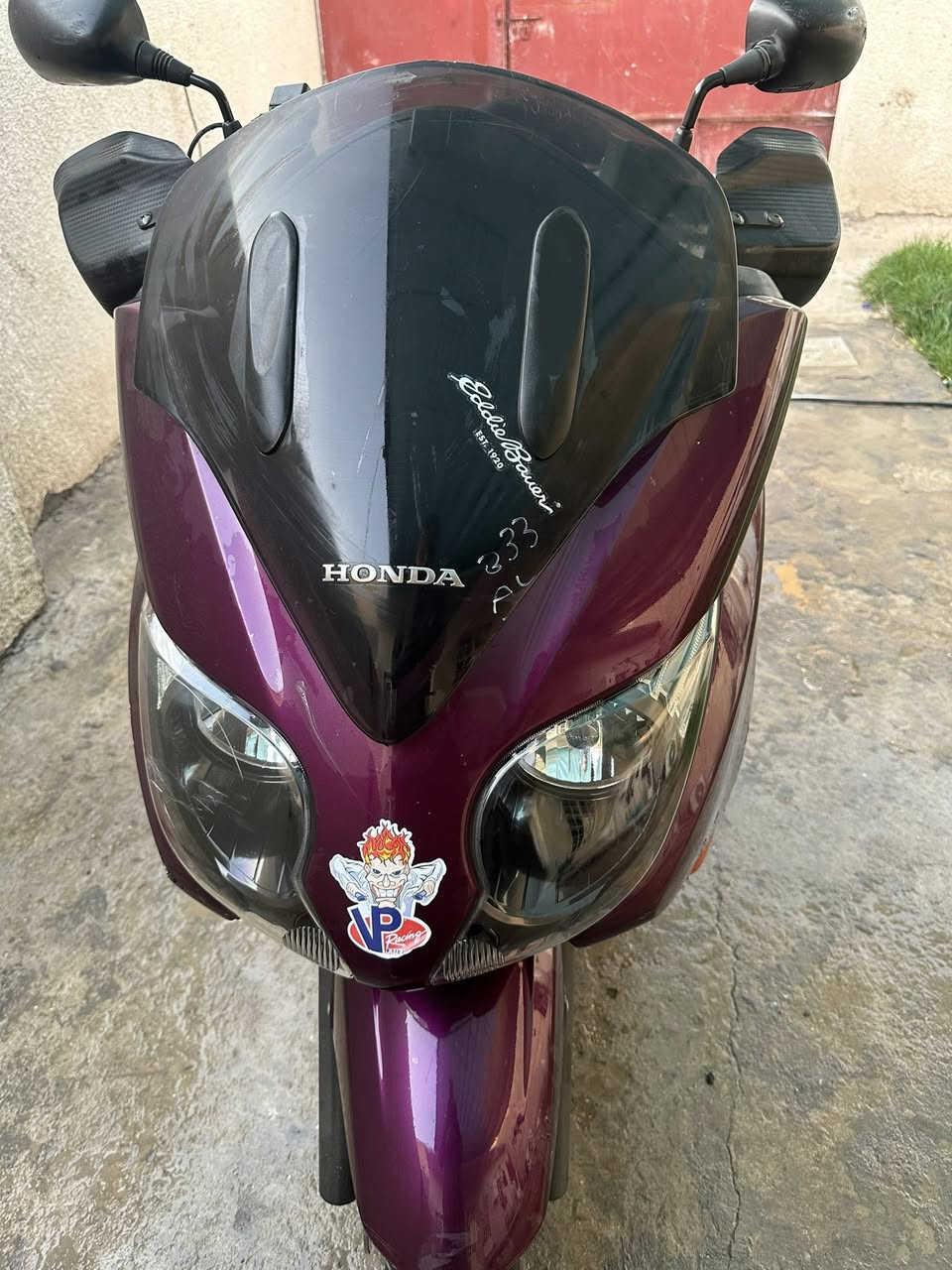 فورزة 0.10 MF
يدات تدفئة
جي بي اس 
جهاز انذار 
نضافة 90 بل ‎%‎
دراجة خير من الله 
بيها اشخوط قليلة 
سعر 1600 مليون وستمية وبيها مجال
وهذا رقمي ***********
