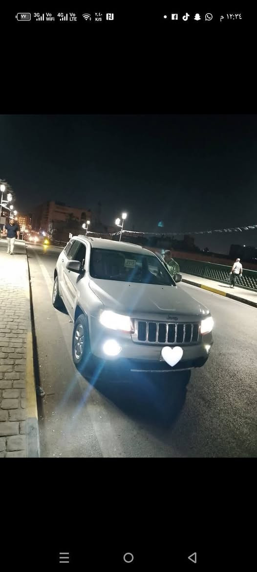 السلام عليكم
جيب 2012 وارد امريكي كلين تاتل 
مواصفات بصمه تشغيل على البعد وترحيب
شاشه جبيره قلاب 
مري كهرباء 
كامره خلفي 
حساسات 
منضومه زنون اصليه 
تحكمات ستيرن 
مثبت سرعه 
محرك 3600 سته سندر جديد 
كير جديد 
تخم تاير جديد 
ويل 20 جديد 
تبريد قطعتين ثلج 
صدر امامي وخلفي جديد 
كشنات جلد بلادي وبيه تغليف 
كشنات كهرباء 
سياره جديده  
ملاحظة سيارة بدون حادث
رقم بغداد دوالي جديد هزه جديده شرط تحويل 
لبيع سعرها 162  وبيه مجال بصيط  
استفسار اتصال ***********
مكان سيارة واسط الصويره
