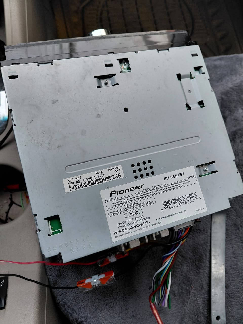 مسجل بايونير طابقين 
مواصفات
بلوتوث 
سي دي
اواكس
راديو
فلاش
٤مخارج RCA
السعر 75الف
المكان كربلاء متوفر توصيل لجميع المحافضات وبااسرع وقت 
للتواصل واتساب 
***********
