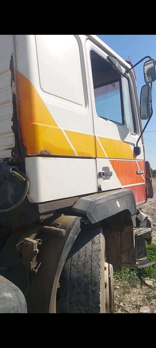 السلام عليكم راس تريلاه مان رقم بغداد مكينه بيها بخار التريلاه شغاله سعر ٣٥ مكاني بغداد الجديده ***********
