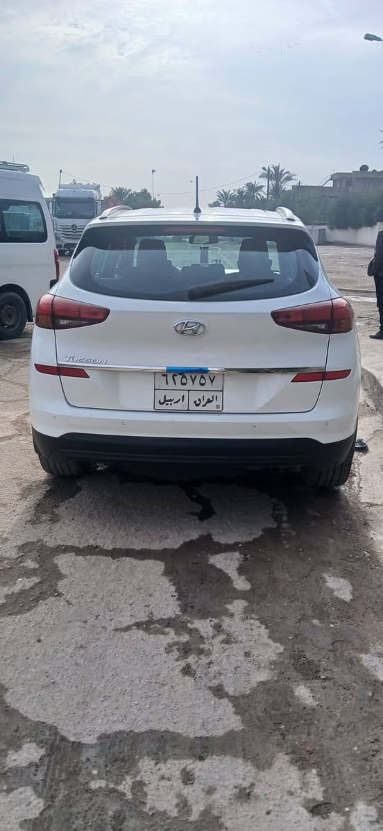 السلام عليكم للبيع توسان خليجي ٢٠٢٠ السياره مكفوله كفاله عامه ولسونار بلمنشور ماشيه٨٧ الف كم  السياره بصمه وخمس عدسات كشن كهرباء مري شفط وبعد بيه موصفات السعر ١٩٤ وبيه مجال بصيط للستفسار *********** بغداد الطالبيه
