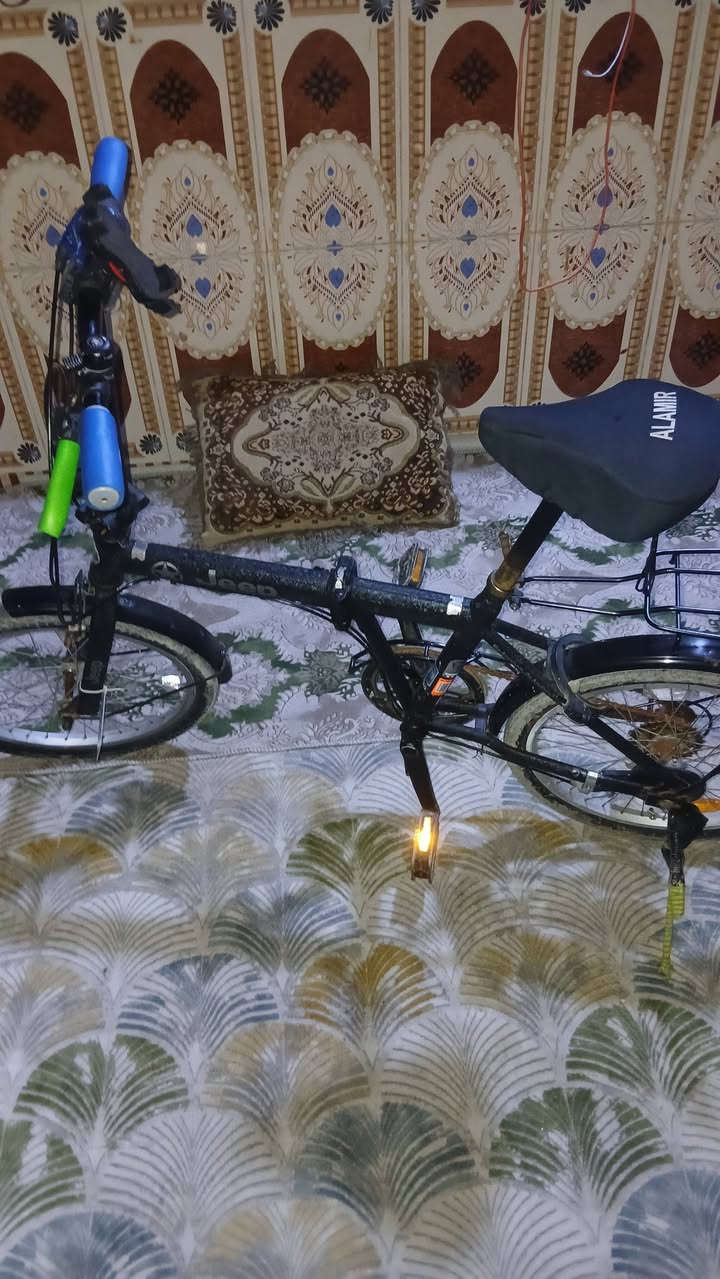 السلام عليكم  بيسكل نضيف شركة Jeepلون بيتنجاني سعر75
شراي تعال خاص


**إذا كنت صاحب هذا الإعلان وتريد حذفه لأي سبب، رجاءا أرسل رسالة إلى الدعم الفني**