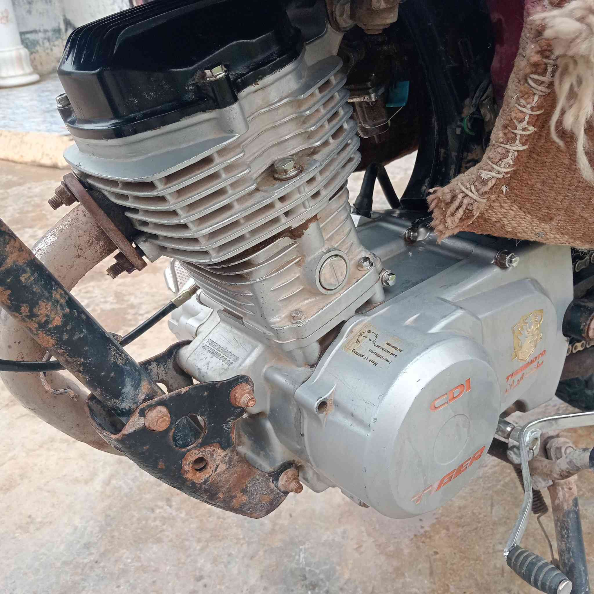 موطور للبيع  تايكر 19 محرك نضيف اتصال على  الرقم (***********)
