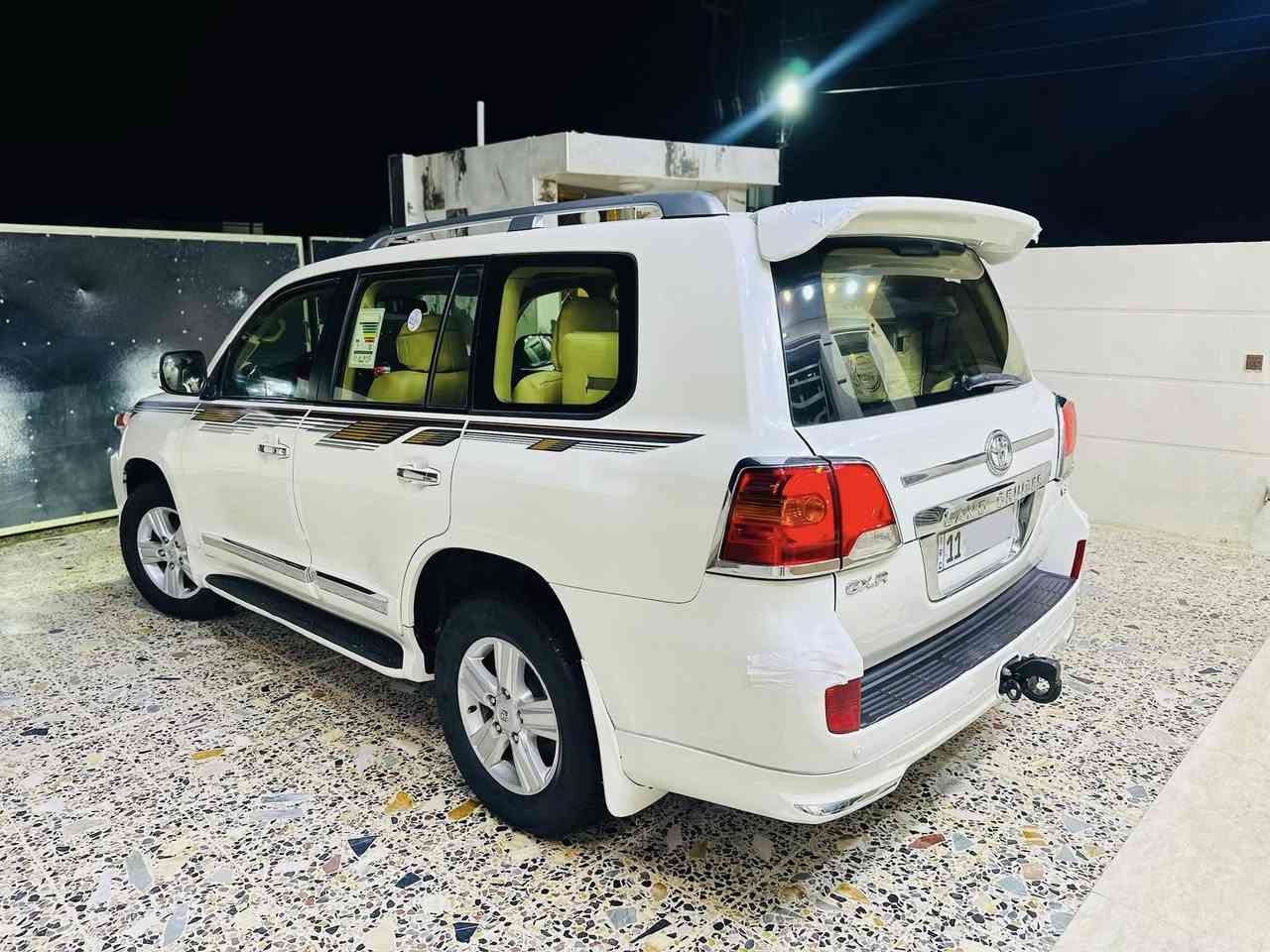 يالله السلام عليكم لاندكروز 2014 بريم اصل باب اول فول 1/1   V6 رقم بغداد الجديد باسمي هزه وفحص وسنويه كله جديد كير ومحرك ومكينه كله مكفول ممفتوحات تخم تاير جديد بيه بارد بلجاملق المامي على كد شبر  
الموصفات 
فتحه سقف 
محرك V6
1-كامره 
2-شاشه
3-طفايه 
4-اضويه زرق 
5- حساس دمعة  
6 -اضويه بلدوس 
7-كشنات جلد +كهرباء + ثلاث حركات 
8-ماشيه 138 الف حقيقي 
9-لايت زينون 
10-تحكمات ستيرن 
11-مري كهرباء+ شفط +قلاب عند الرجوع +اشاير بل مري 
12-حساسات امامي خلفي 
13- يدات نيكل وباغة 
14-زراك لايت 
معروفه موصفات البريم سياره احلى من صور بعده كله عل بلاد عل شركة لامحدث بيه شي ولاملعوب بيه مكان بغداد السعر(368)وبيه مجال الاستفسار(***********)
