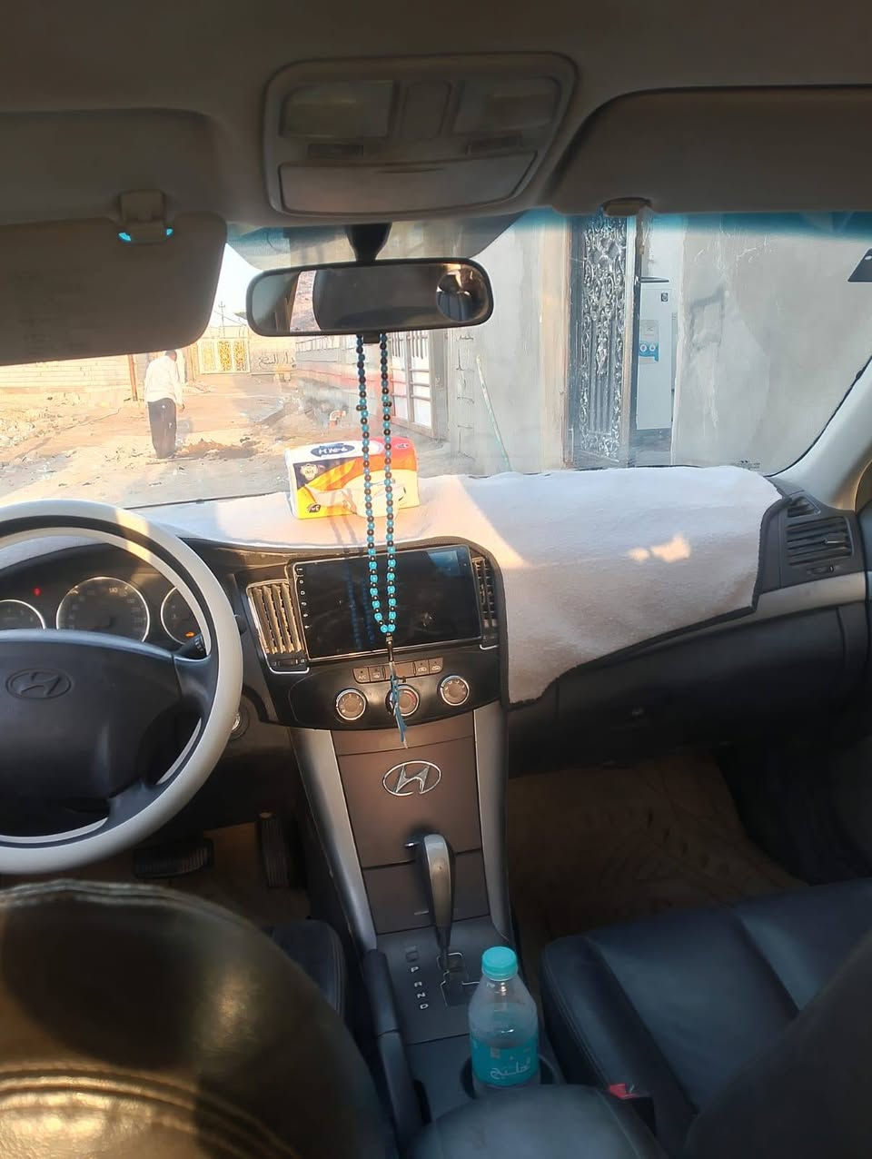سلام عليكم 
سيارة سوناتة موديل٢٠١١ رقم انكليزي سنوية جديدة سيارة مكفولة من الضربة القوية بيها فقط طختين بارد  والمكينة والگير مكفولات الحدادية  مالتها حلوة تبريدها ثلج
السيارة جاهزة  كبل للشارع ما تذب عليها اي شي
العنوان البصرة شط العرب الصالحية
السعر ٩٣ وبيها مجال 
للاستفسار اكثر اتصل ***********
رجائا الرقم بي واتساب والاتصال فقط ع الرقم وليس على الفيسبوك شط العرب, البصرة
