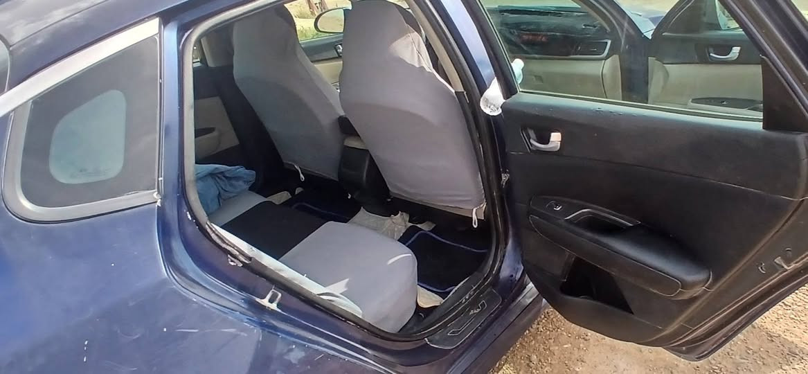 السلام عليكم ...
اوبتما 16 امريكي نص فول
حادثها صفحه تبديل بابتين فقط  عكس سايق 
حداديه جديده 
محرك وكير خير من الله
بيها محترك نانو او كلير 
الاستفسار ***********
