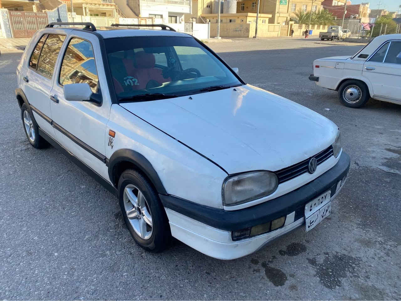 گولف موديل ١٩٩٣ گيرومه كينه و ته قه وره قه وتحويل و غرامه به شه رت ٢ پارچه بوياغي هه يه بي ليدراو داواي ٣٤ وه ره قه ئه كه م *********** أربيل, العراق
