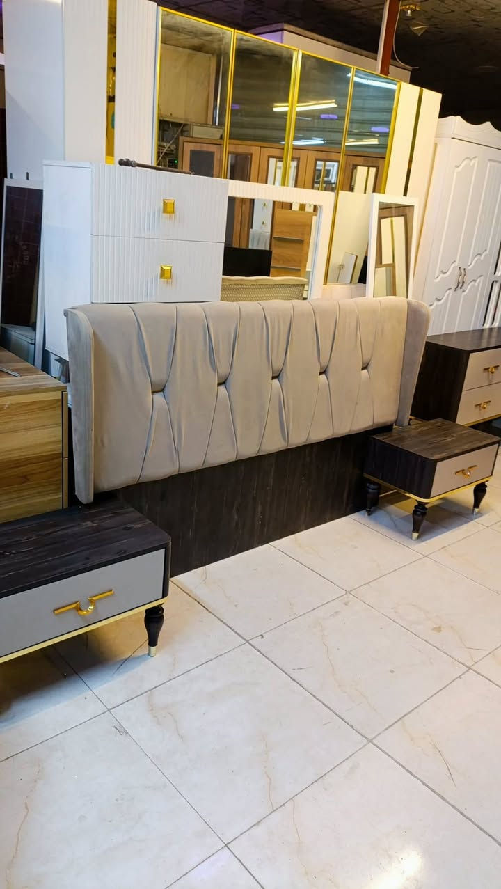 8 قطع ماركه سرير مخزن نضافه 85 💯 سعر 800 عنوان بغداد حجز واتساب فقط  ***********
