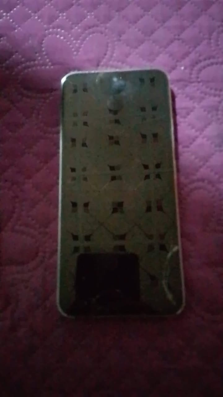 سلام عليكم جهاز  تكنو سبارك30 .. ضاكرة 256. شحن سريع جهاز  حلو يرادلة بس شاشة . اريد اراوسة بدراجة شحن او بانزين .. مكان بصرة كرمة علي . رقم ***********
