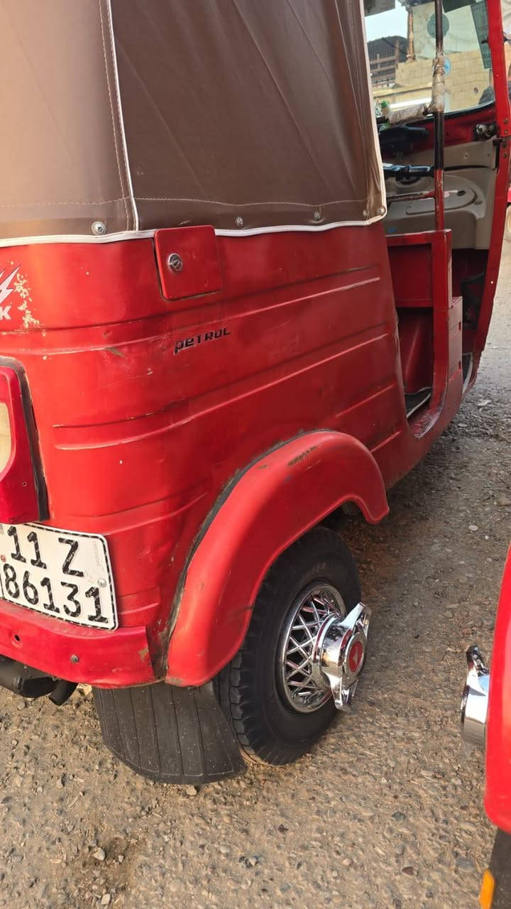 للبيع موديل 18 المكينه مال 20لا صبغ ولا معجون ولا ضربه شاده بس صار بي تنقيص ابيع مكينه كايمه يوكعن من السعر تخم تايرات جادر جديد السعر 4800 ***********
