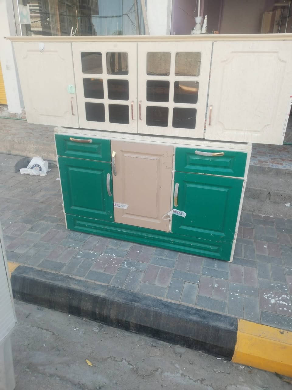 سنك مرمر متر ونص معه ملحق مترتين.
ام دي اف والهيكل الألمنيوم
اخو الجديد.
السعر ١٥٠ الف
مجمع علي الدبي العزيزية الجمعية الثانية منطقة ل١٥٠ مجاور مدرسة شرف الدين
اتصال *********** واتساب
او مراسلة الحساب
