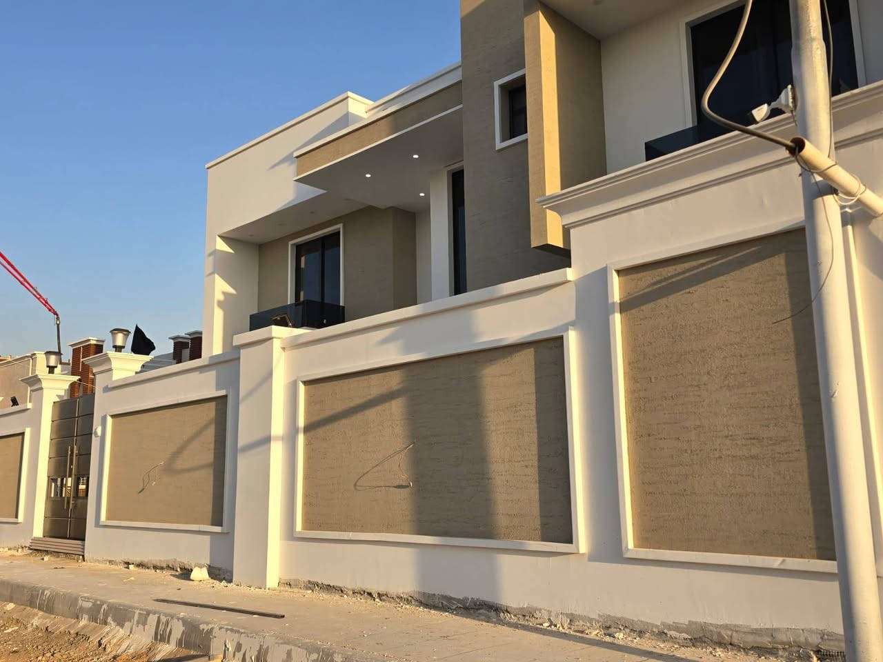 ابو جعفر للواجهات والديكورات-  تقطيع.   -طلس-  تطعيم  -كوبلنات. -سحب فوم خارجي. -  بناء. وترميم واصباغ اكريلك سليكوني  من #لوجيـــــا_ Loggia Iraq - لوجيا العراق 🇮🇹🇮🇹🇮🇹
ذو تقنيه متطوره  في حماية البناء والعماره 
مع ضمان 15 سنه  لوجيــا اصباغ ايطالية المنشأ🇮🇹
عملنا بكل #محافظات_العراق
اتفظل اتصل او راسل الصفحه
*********** مكتب 
*********** اتصال 
*********** اتصال
*********** واتساب
