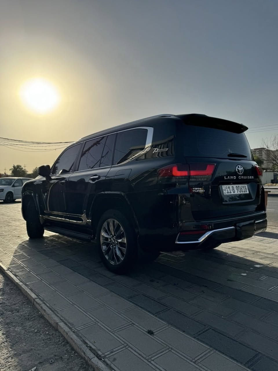 توين تيربو 22
داخل احمر السياره فول الفول واحد ع واحد للاخير 

يعني معروفه موصفات لvxr 
مزوعه موصفات للاخيرررر 

ب اسمي سياره 
***********
