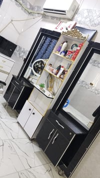 للبيع • خزائن • ديكور بيت