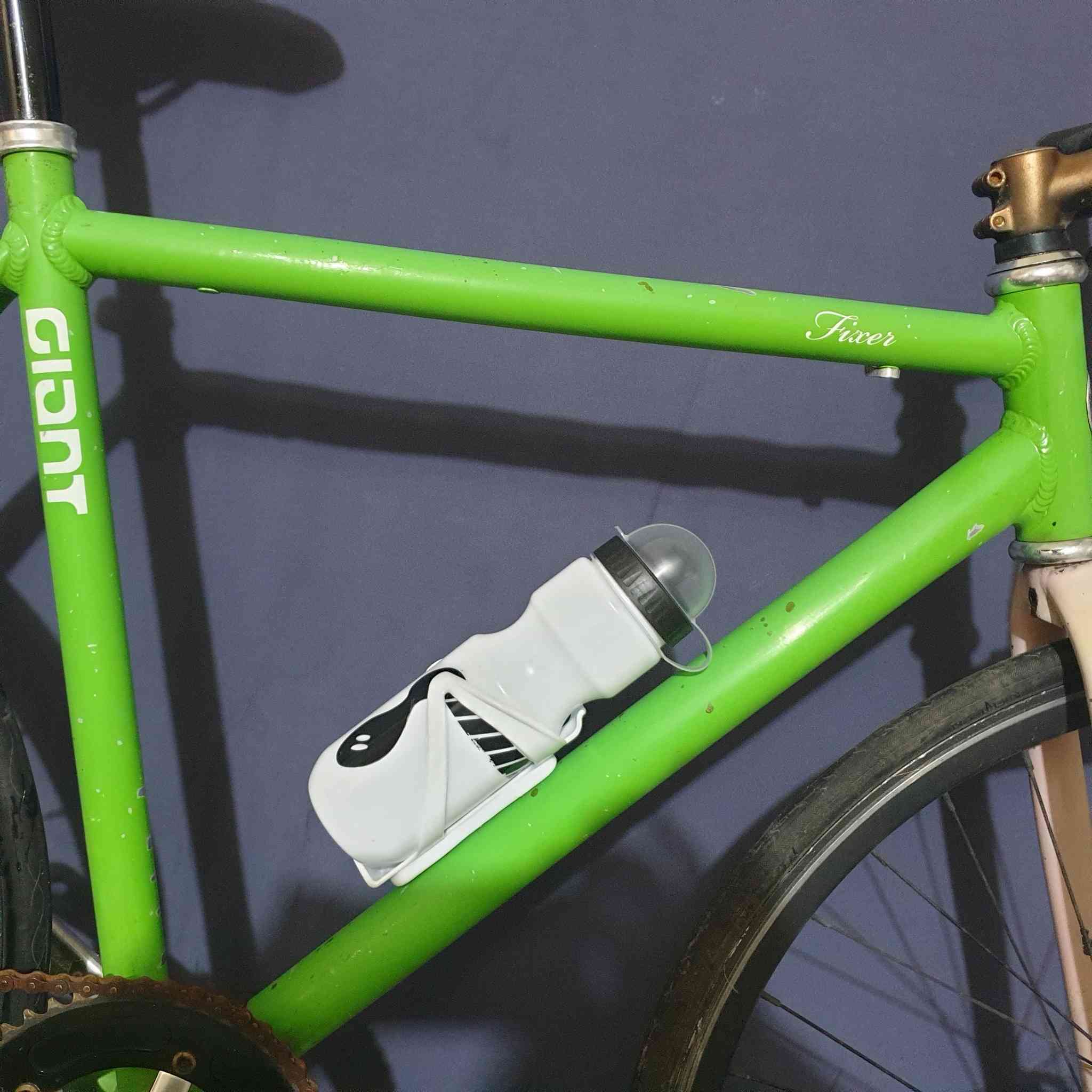 بايك رياضي موديل 700C 
حجم 28
فكسد (مكينه وحده بدون كير)
شركه (جيانت) العالميه
المعدن المنيوم 
وزن خفيف
اصلي باله كسر حاويه 
غير مستخدم بالعراق
جاهز بدون اي نقص 
السعر 125الف ويوجد توصيل 
هاتف ***********
