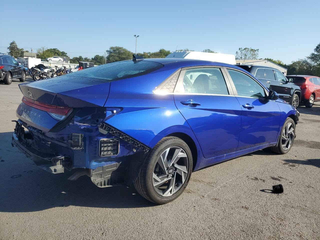 🚘 للبيع هيونداي ألنترا 2024 💙

✨ اللون: أزرق مميز جداً

✅مرقم اربيل بسمنا حاضره ومصلحه وجاهزه السياره 

✅ ممشى: 17,000 مايل فقط

🔹سايد بريك دكمه 

🔹تشغيل عن بعد 

🔹تدفئه كشنات 

🔹 بصمة (Smart Key)

🔹 فتحة سقف

🔹 شاشة كبيرة تدعم Apple CarPlay

🔹 عدادات رقمية

🔹 إضاءة أمامية LED

🔹 إضاءة خلفية LED

🔹 داخلية مخمل رصاصي

🔹 تشغيل زر (Push Start)

🔹 أوضاع قيادة:

• Sport 🏁

• Smart ⚡

🔹Auto Hold

📌 الملاحظة:

رش صبغ جهة السائق (الجاملغ الخلفي فقط) بدون إيرباكات

💵 السعر: 165 ورقة 

📩 للاستفسار ***********
