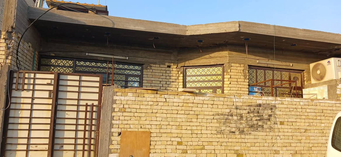 بيت للبيع ١٠٠ م مربع ١٠×١٠
سكينه الزراعي مقاطعه ٢ع ٨ قريب جدا من مقاطعه ٢ع٩ .خدمات مي مجاري كهرباء 
البيت .استقبال ٥ ×٤.٥٠
غرفه نفس القياس
مطبخ مفتوح 
خدمات
للاستفسار
***********
