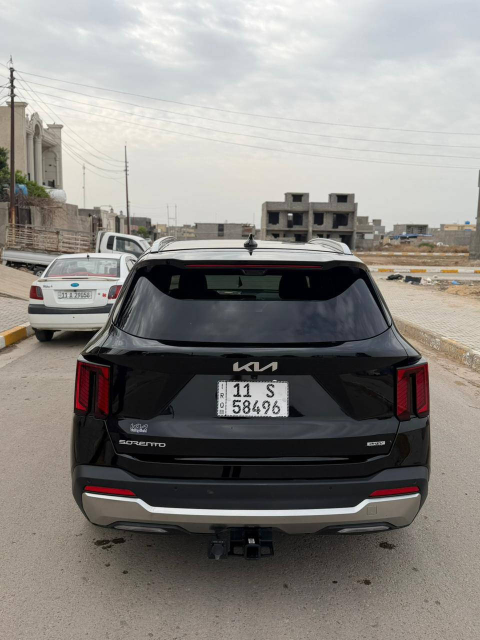 ‏KIA SORENTO SX HYBRID 2025
‏ 

‏كيا سورنتو  هايبرد + بلكن SX 2025 برستيج 

‏المسافة المقطوعه 11000mi

‏اللون .اسواد   

‏محرك. 1600 تيربو هايبرد 

‏الموديل 2025

‏مرقم بغداد 

‏

‏                  ======= الاضافات👇👇 ======

‏  

‏فتحة بانوراما 

‏شاشة كبيره نفكيشن 

‏رادار امامي

‏ مانع تصادم

‏مانع انزلاق 

‏تحديد مسرب .

‏نقطة عمياء .

‏تصحيح مسار 

‏بصمه تشغيل 

‏بصمه ابواب 

‏كاميرا خلفيه 

‏كاميرا عداد 5 

‏كاميرا 360

‏طارة مدفية 

‏تشغيل عن بعد سياره 

‏كراسي مدفية + مبرد 

‏كراسي كهرباء عداد 2 

‏كراسي جلد 

‏كراسي ذاكره 

‏كراسي 7 راكب 

‏مثبت سرعة

‏تحكم ستيرن

‏شاحن وايرلس

‏هاند بريك كهربائي

‏حساسات خلفيه + اماميه 

‏حساسات مانع تجاوز 

‏ويل قياس 19

‏دفع رباعي 

‏باب خلفي كهرباء 

‏اضويه امامي زنون LED

‏اضويه خلفيه LED

‏كشافات LED

‏دفع رباعي 4X4

‏نظام GPS+خرائط 

‏كندشن مركزي امامي او خلفي 

‏وبلوتوث 

‏مدخل USB+ AUX

‏ 

‏

‏🚗🚗حادث السياره كما موضح في الصور باب مبدل اصلي نفس اللون  صبغ جاملغ فقط 🚗🚗 صور الحادث بالمنشور

‏باسمي و تحويل ثاني يوم 

‏باقي تفاصيل

***********
