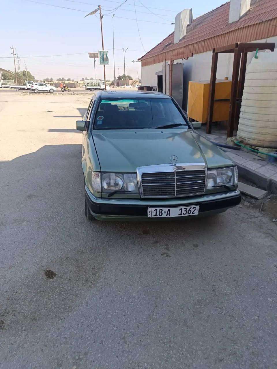 مرسيدس دب E300 موديل ٨٧ محدثة ٩٢ رقم بابل انگليزي وبأسمي إدامة كامله منظومة بانزين من التانكي البلكات والنوزلات وفيل بم والفلاتر البانزين كله جديد ومنظومة الماء جديده  سيارة ٦سلندر محرك قبغ اسود بلادي جام امامي كهرباء مرايه جانبيه كهرباء شاشه وكامرة شغاله وبطاريه  جديدة  نقصها تبريد نقصه غاز وفتحة سقف مكان السيارة  بابل الحله سعرها ٥٥ لاستفسار اتصل عل ***********

