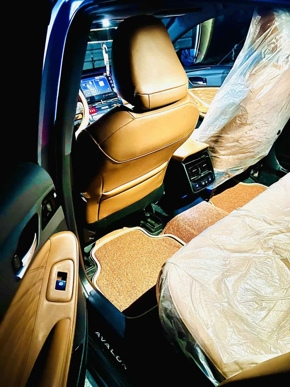 للبيع                                                                                               افلون 21 امريكي هايبرد لمتدد فوول اعلى شي.                                      
المواصفات ⤵️
5 كامرات 
داتشو 
كشنات تدفئة تبريد 
ستيرن هيتر 
داخل كرميدي 
رادارات 
قيادة ذاتية 
خزن ميموري 
كشنات كهرباء
3وضعيات قيادة 
سستم سماعات jbl 
وبعد بيهة هواي مواصفات 
السياره لمتدد اعلى مواصفات1/1 طخته بصيطه خشم الجاملق والبنيد ارباك سليم عدا ارباك البرده اليمنه فقط
سعر260$

***********
