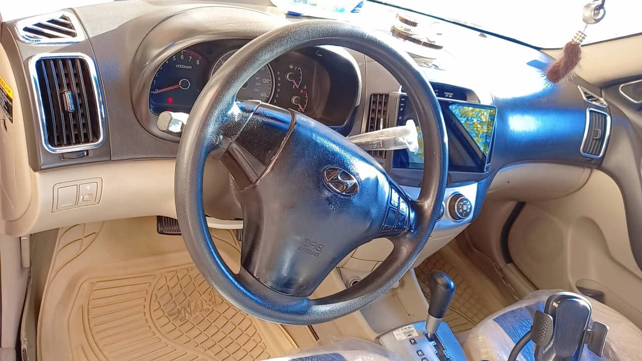 السلام عليكم للبيع فقط.
النترا موديل ٢٠٠٧ وارد امريكي 
السيارة بأسمي رقم بغداد هزة وسنوية ل٢٠٢٩ وتحويل مباشر 
السيارة على وضع الشركة من داخل وخارج 
محرك ٢٠٠٠ دكشن عالي 
ضررها الجاملغ الخلفي يم قبق البانزين لا صاعد لغد ولا بيها دواخل 
الدعامية الامامية صبغتها للجمالية فقط 
السيارة كلها ليبل واحد حفر رقم شاصي لا تبديل ولا نقص  
كير محرك جديد وعلفحص 
تبريد ثلاجة صدر خلفي امامي بلجيس تخم تاير جديد قبل شهر شديته باتري جديد .
دواخل جديدة حيل شاشة كامرة السيارة نقص برغي ما بيها 
الك حق تروح تفحص سونار من كشر من كير ومن محرك 
السعر المطلوب ٩٥ ورقة وبيها مجال قليل للشراي 
عنواني بغداد .ابو غريب .الحمدانية 
رقمي الكروك ***********
رقمي الاثير *********** 
موجود وتساب بلخط الاثير وحياكم الله.
