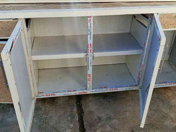 كاونتر سعرة ١٥٠ الف 
السنك ٦٠ الف 
للاستفسار اتصل او راسل واتساب *********** كركوك
