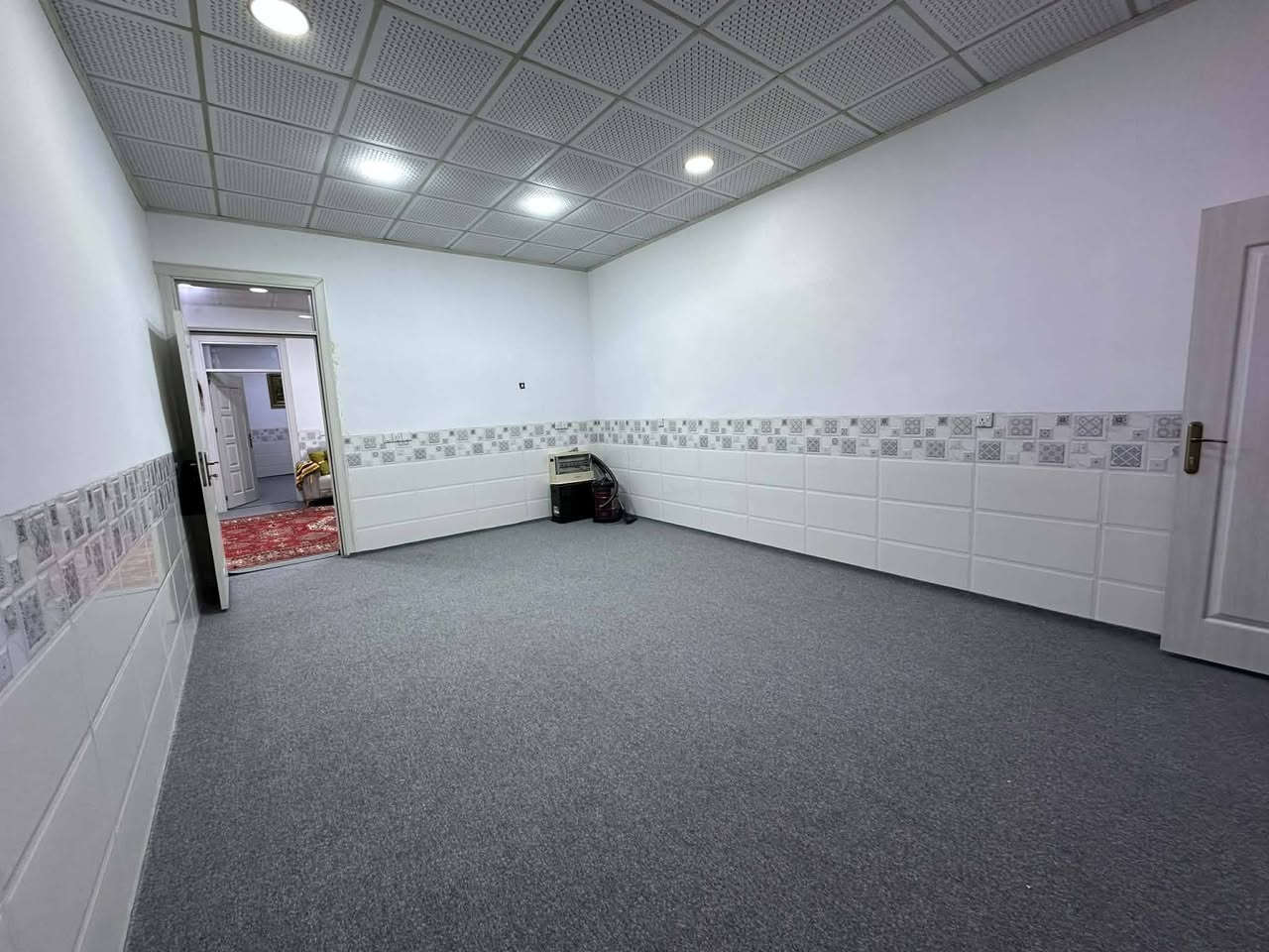 هات هات خانوی هەرزانو نایاب خانوویەکی زۆر هەرزان و گونجاو 
سلام علیکم نرخی زۆرهەرزان

#خانووی_نایاب بۆ فرۆشتن ⛪💒
ناونیشان 📍کەلار _ ناحیەی ڕزگاری (سموود) 

🔴 گەڕەکی ئاوباریک کۆتای قیرەکە 🌆🌃  
🔴ڕووبەری 7نیوو بە 20 = 150 مەترە 📏📐
🔴 طاپۆیەوبەشەردی تەحویل🖼️
🔴 شوێنێکی زۆۆر خۆش و دڵگیری هەیە. 
🔴 کامل ژوورەکانی 1.20 کاشییە ✅
🔴 کامل ژورەکانی سەقف سانەویە💭
🔴 نزیک هەمووخزمە گوزاریەک  🛍

🔴 ژوورەکانی ئەم خانووە پێکهاتووە لە ⬇️

🔵 میوان 🪑🚪
⚪ مساعد مطبخ 🍽️🫖
🔵هۆڵێک 🖼️
⚪دووژوری نوستن 🛋️🛏️
🔵ڕۆشنایی 🪟
⚪ مشتەمەلات 🛁🚿

بۆ زانینی نرخ 💵پەیوەندی بکەن بەم ژمارانەوە 📲📞📳

***********
***********

دەتوانن سەردانی
#نوسینگەی_ئازاد_لەسموود بکەن 

ناونیشانی نوسینگە ◀️ ڕزگاری جادەی نێو بازاڕ 🛣️
🔴 سەرووی شارەوانی سموود. 🌆🏣
🔴 ڕیزی  شیرینی خانەی زانا🍹🏢

ئێوەی بەڕێزیش هەر موڵکێکتان هەبوو بۆ فرۆشتن یان ویستان بیکڕن دەتوانن ڕەسم و زانیارییەکانتان بنێرن بۆ ژمارە ڤایبەری 📳✅
