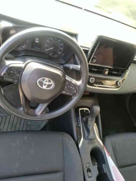 السلام عليكم كورولا موديل 2024
دخول جديد قبل بومين دخلت ترقيم جديد البارحه رقمتها 
بيها قطعتين 
باب السكن بصف السائق تبديل تفصيخ 
وبيها الباب الخلفي بي تصليح وصبغ 
بيها بعض الرصعات خفيفه 
صور الحادث وصور الإمارت بدون رقم صوره الشاصي ويا المنشور 
وهاي كل تفاصيل السياره 
ماشيه 40700كم تقريباً 
داخل مخمل 
تحكمات استيرن 
كامره 
رادارات 
وبعد مواصفات والله ما أعرف بيها 
مكفولة من محرك وكير وصدر وتايرات ودواخل وبجم وصندوك كله جديد وضع شركه 
مكانها بغداد البلديات قرب الشقق الفلسطينية 
***********
السعر 165$ وبها شي بسيط
