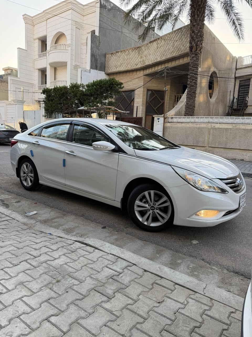 السلام عليكم 
هونداي سوناتا موديل 2011 خليجي مكينة 2400 دوش على وضع الشركة سيارة احلة من الصور مواصفات السيارة شاشة كاميرا حساسات خلفية تحكم ستيرن كير بالستيرن مري شفط + أشاير بالمري تبريد خلفي نظام ترحيب ثلاث أنظمة قيادة وبعد بية هواي مواصفات صدر امامي خلفي جديد تخم تاير جديد مكينة كير جدد على وضع الشركة باتري جديد تبريد تدفئة شغال كهربائيات كلة شغالة سيارة جديدة كل مصرف مابية جاهزة من كلشي بالعافية عل ياخذها سيارة بية صبغ قطع أبيع صبغ عام بدون دواخل مكفولة من الحادث رقم اربيل ثاني يوم تحويل مكان السيارة بغداد الاعظمية سعر 110 وبيه مجال رقم موبايل ***********
