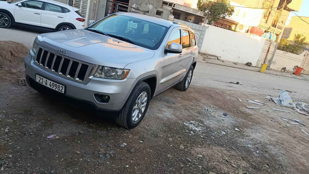 السلام عليكم جيب لاريدو موديل 2011 رقم سليمانيه مكفوله بدون حادث بدون صبغ بدون تبديل كله شركه السعر 175 //***********
