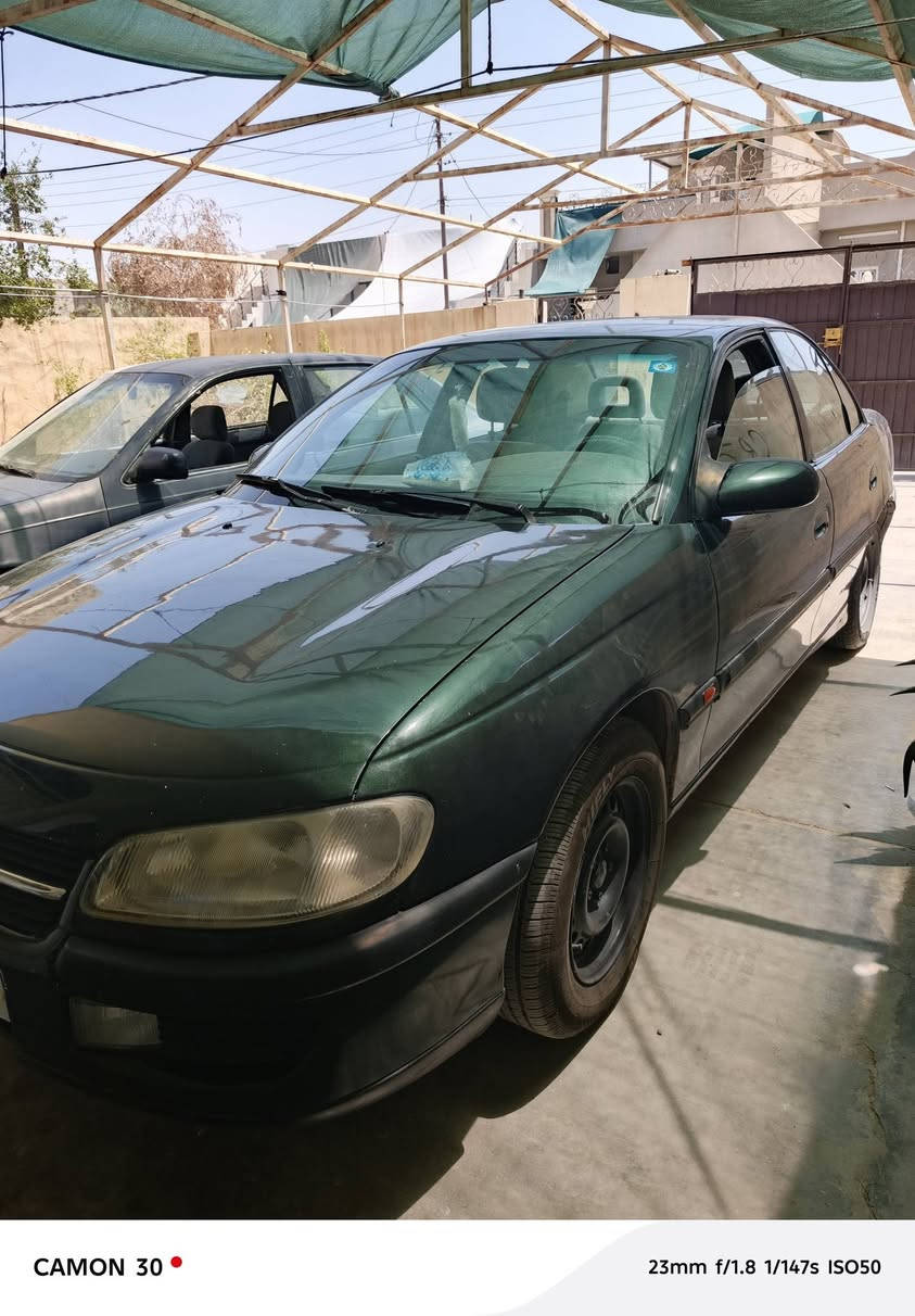 اوميگا للبيع موديل ٩٤ رقم كركوك جديد سنوية لل٣٠ هزة جديده بطاقة بانزين  محرك ٢٠ فل قبق اسود كير عادي جامات امامي كهربائي مرايات + كشنات كهربائي للبيع او مراوس سعرها ٤٢ بي مجال بسيط ***********  مكان السيارة كركوك
