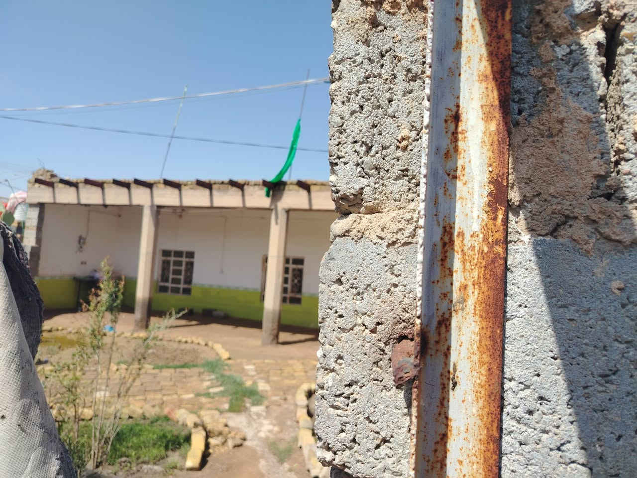 دار للبيع المساحه 600متر حي الزهراء (سبع نيسان)  للتواصل 
***********
