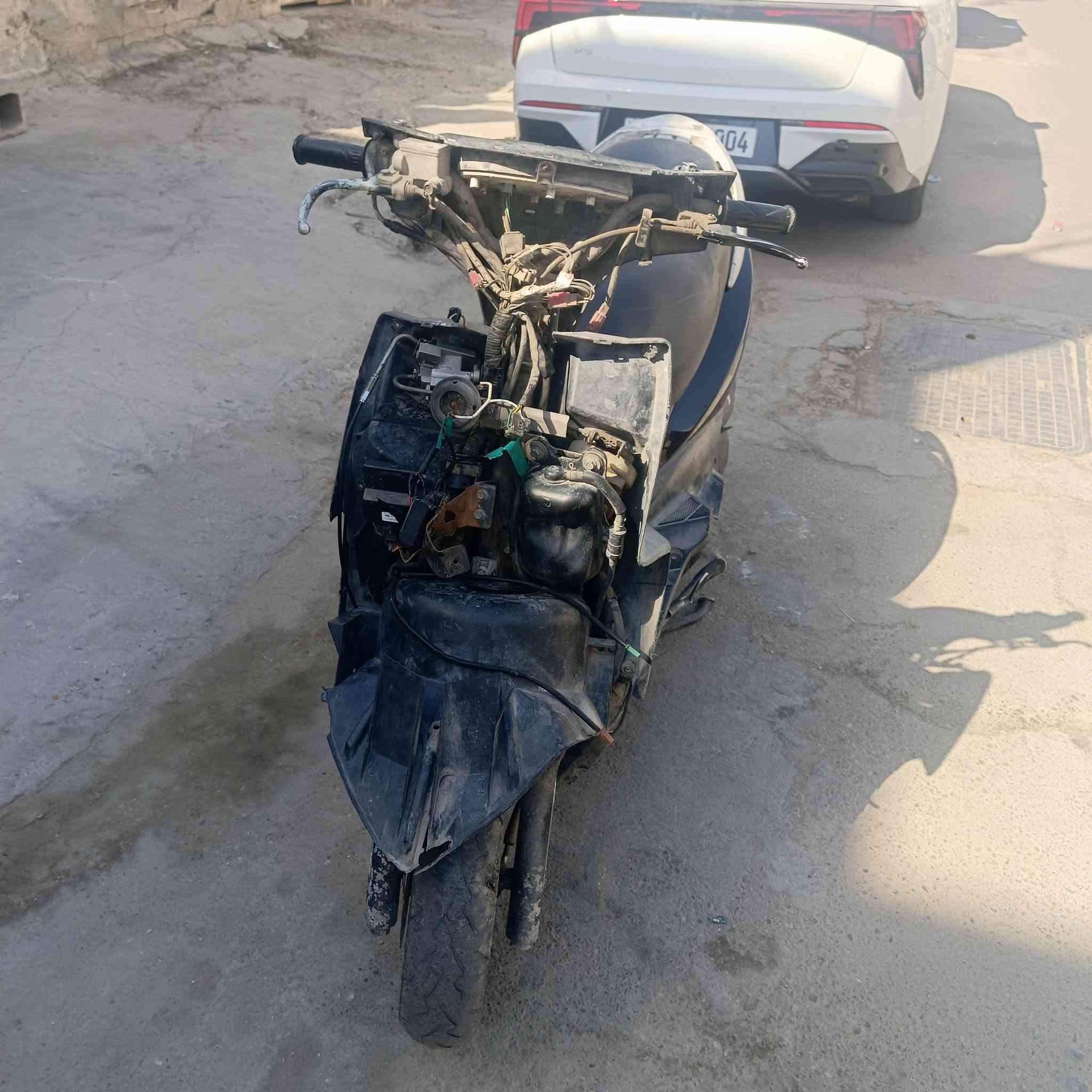 جيتي ار بهل وضعية نقص بجم وترايش كهربائيات كاملة شغالة نص نكره قفل جنطة قفل سكان  دبلات شغالة مكينة لا تنقيص ولا تبخير ولا صوت الدراجة ما بيهة شلعة يمكن نوزلهة تعبان السعر 450 مكاني بغداد الدولعي رقمي ***********
