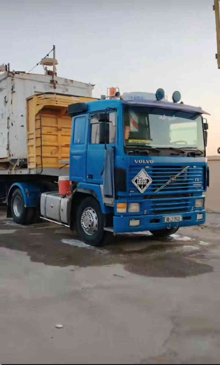 السلام عليكم فالفو موديل 1993 دشبول فر مكينه 23 ستندر تخم تاير  سياره جاهزه للعمل مربوطه تنكر  رقم واسط سنويه لل 29 الاستفسار عل الرقم  *********** ملاحظة الخاص مغلق مكلف بلنشر
