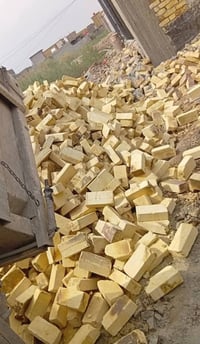 يوجد تجهيز كافه انواع الطابوق  4000 وزياده 300  شرط المكلاب  8000 وزيا...