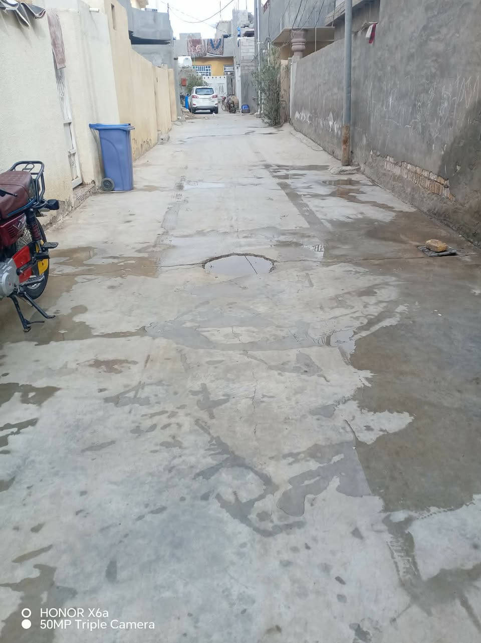 السلام عليكم دار للبيع مساحته 218 البيت نضيف مثل متشوف
قريب عل مول انفنتي كلش سطح شتايكر للستفسار اكثر اتصل ودلل ***********
