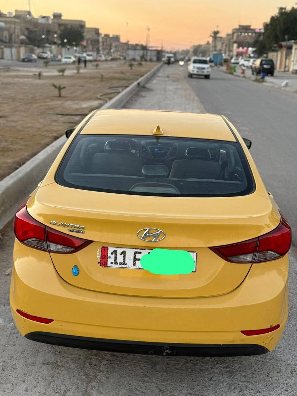 السلام عليكم
النترا موديل 2015
 حجم المكينه 1800
فتحه بنوراما شغاله 
تبريد شغال ثلج 
دوشام كشنات جديد دوشام 
فول عدى البصمه
البنيد مبدل بيبان 2 صفحه العبري مناك مبدلات يعني مو ب العراق 
والباقي مكفول
السنويه 2028
هيئه وغرامات مصفره 
 رقم بغداد ب اسمي 
مكان بغداد مدينه الصدر 
السعر 102$ وبيها مجال شراي
استفسار***********
