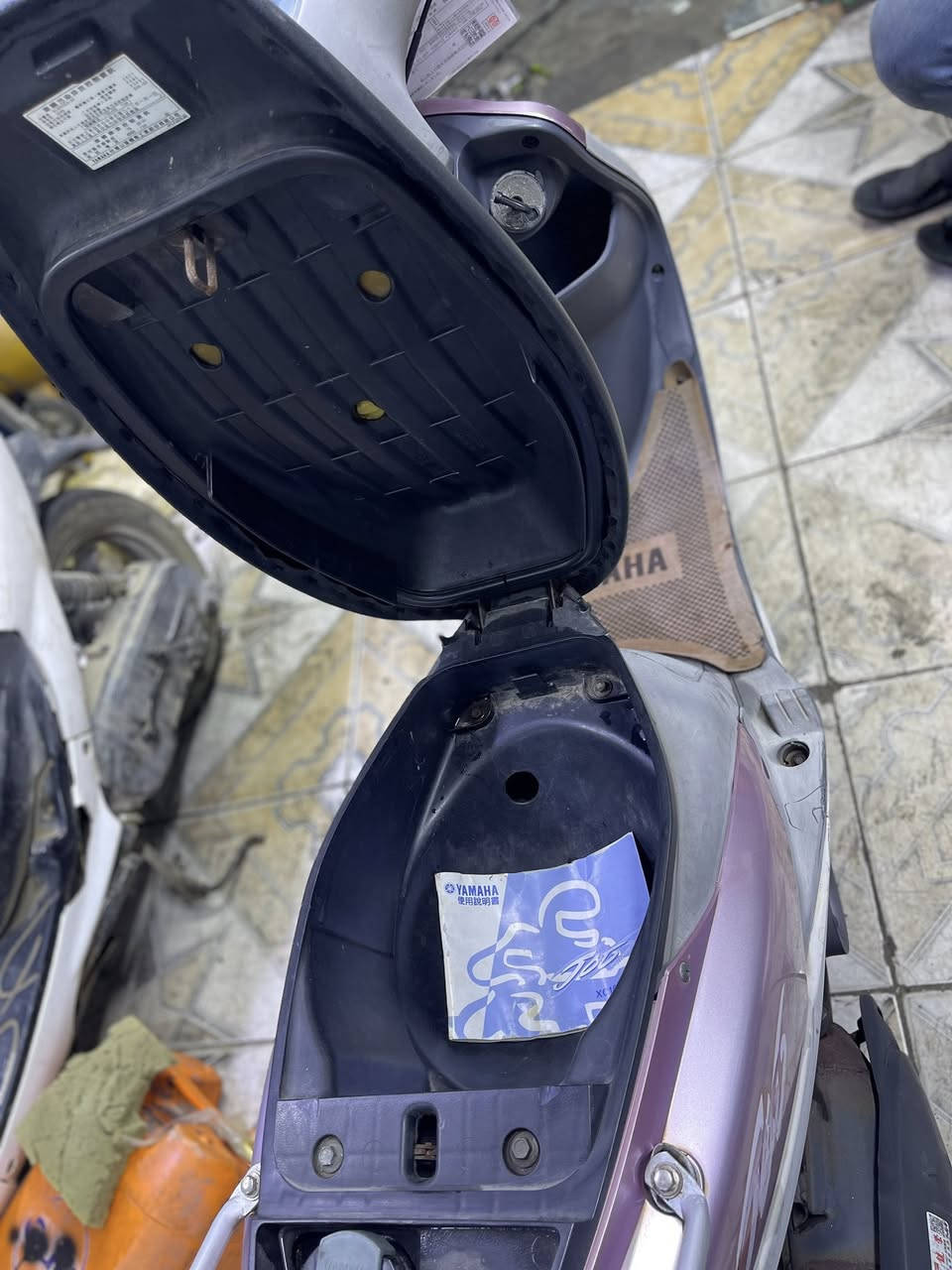 ماكس منغولي واحد سماوه😁
دراجه حاويه غير مستخدم
شرط النضافه برغي تجاري مابيها
ختم واحد من التاير للتاير 
نضام ماستر رافدين متوفر فقط +ترهم مراوس
مكاني سماوه تقاطع حي العسكري قرب مطعم ساطور 
معرض علي الجياشي (*********** )
