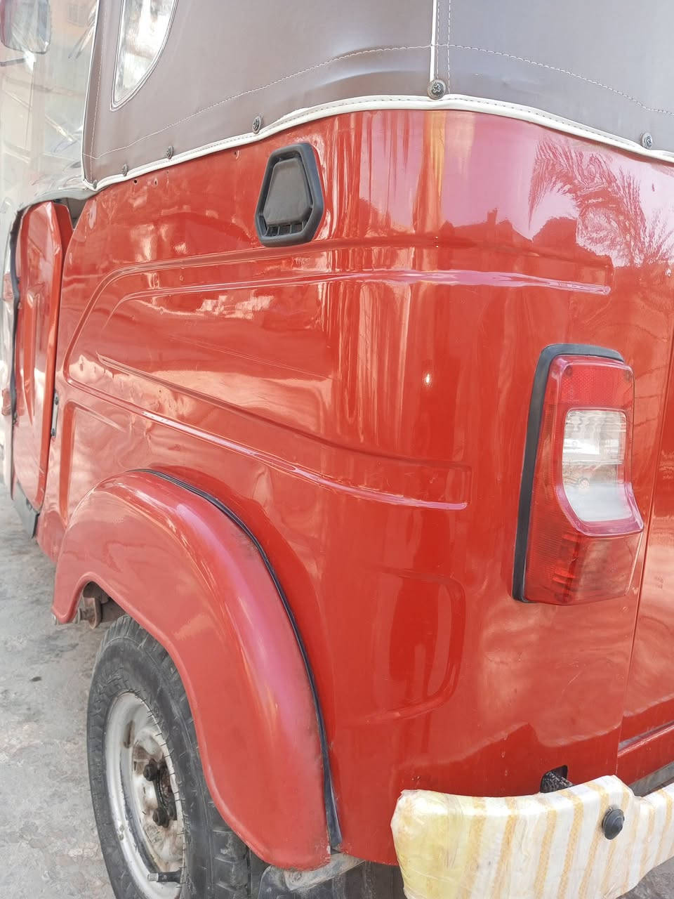 تكتك 22 مضلع كفاله عامه مرقم كامل تحويل ثاني يوم لتجي وادكلي سعرك هواي جاي اشوف سعر السوك 
11 وبيهه مجال شراي اتصل  ***********
