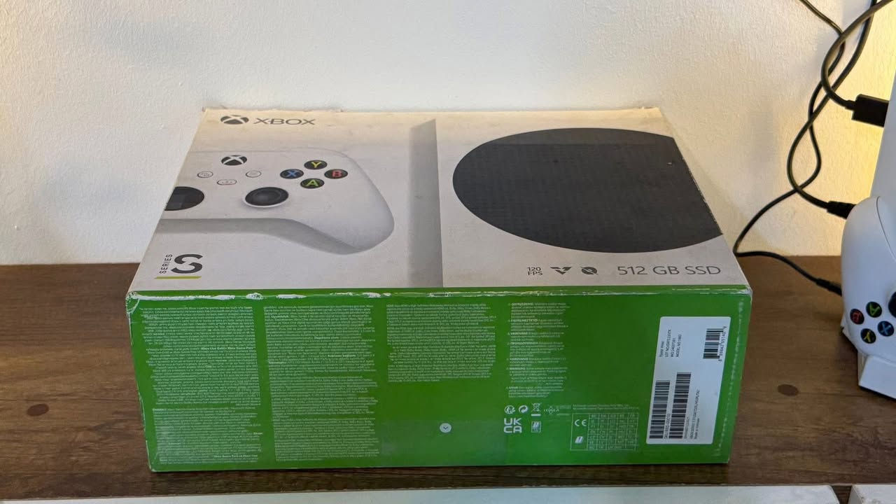 اكسبوكس سيريس اس ابيض 512
نضافه فول 100‎%‎

ذاكره 512 

ملحقاتة كامله ويا جوستك اصلي ثاني اسود 

وبطاريات جوستكات اصليات عدد 2

كارتونه اصلية موجوده 

‭0783 300 5809‬

مكانه بغداد 

سعره 400 الف وبي مجال
