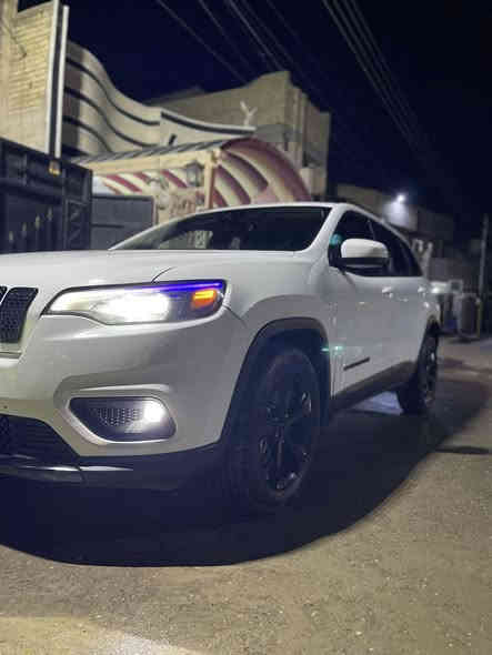 السلام عليكم  جيب بزون
بغداد الزعفرانيه شارع المعهد ***********
محرك 2400
موديل 2021
رقم بغداد بسمي
حادثه دعاميه اماميه فقط باقي مكفول
كشتات جلد 
تحكم ستيرن
كشن سائق كهربائي 
تحكم ستيرن
كشنات تدفيه
تشغيل عن بعد
إطفاء ذاتي عند وقوف
كأمره خلفيه
حساسات خلفيه
شاره ترحيب بل مري جانبيه 
بعد موصفات بيه
السعر 160بي مجال
