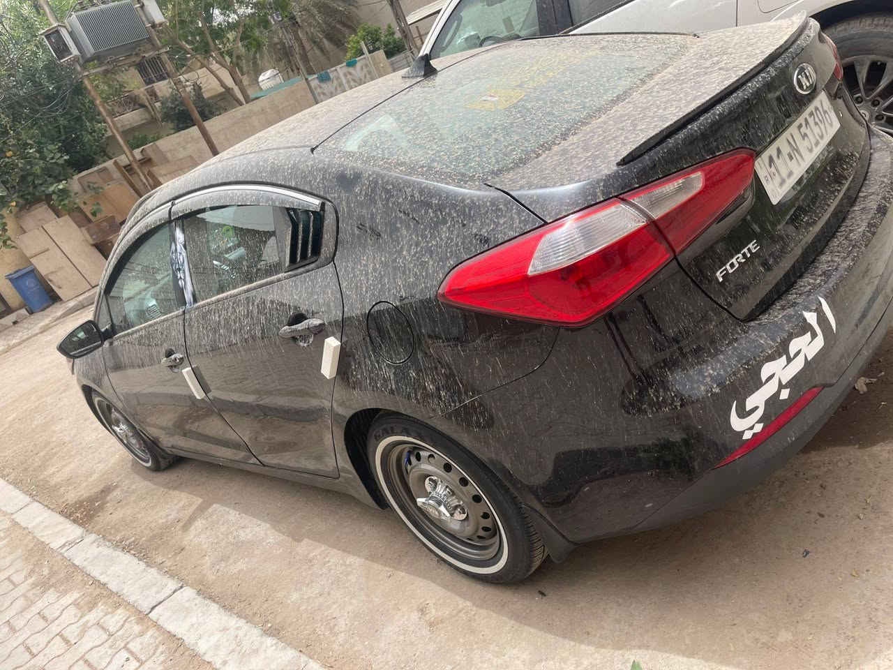 سلام عليكم فورتي موديل ٢٠١٥ وارد امريكي ماشيه ١٣٠ بيه اربع قطع  كير مكينه تبريد مكفول سياره جهازه كل نقص مابيه للبيع او مراوس حسب القناعه ***********
