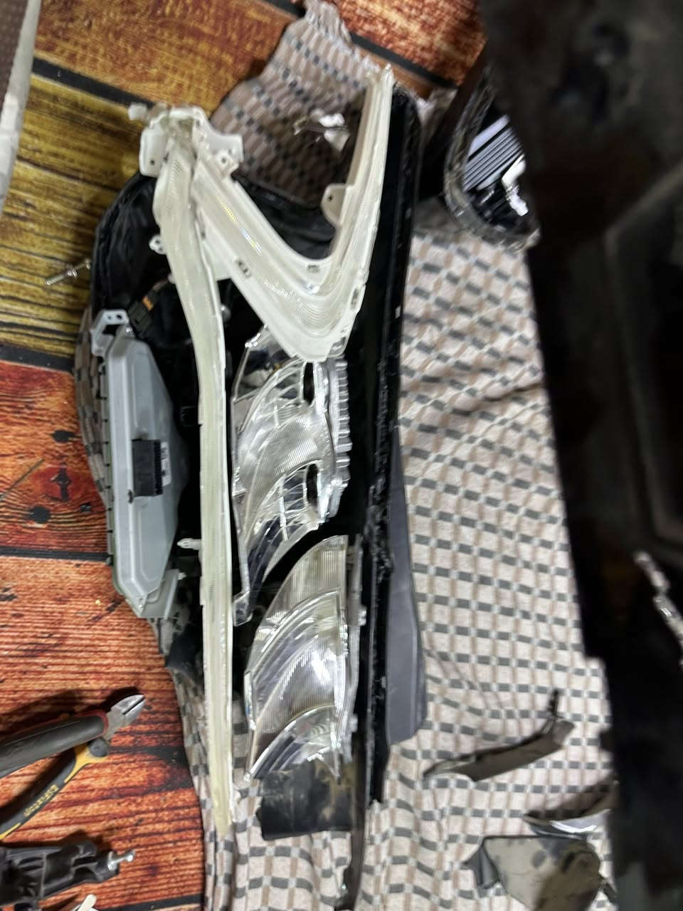 لايت امريكي لد برتقالي شرط الشغل الخريطه والدات والاشاره شغالات*********** البصره  السعر 100 الف
