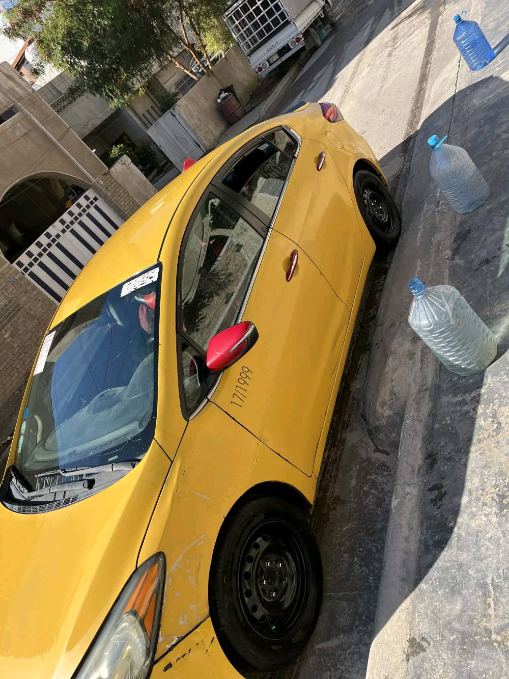 سلام عليكم فورتي 14ورد كندي حاذثه جاملغ امامي محرك 1800GDiمكانه بغداد سعره 90بيه مجال   ***********
