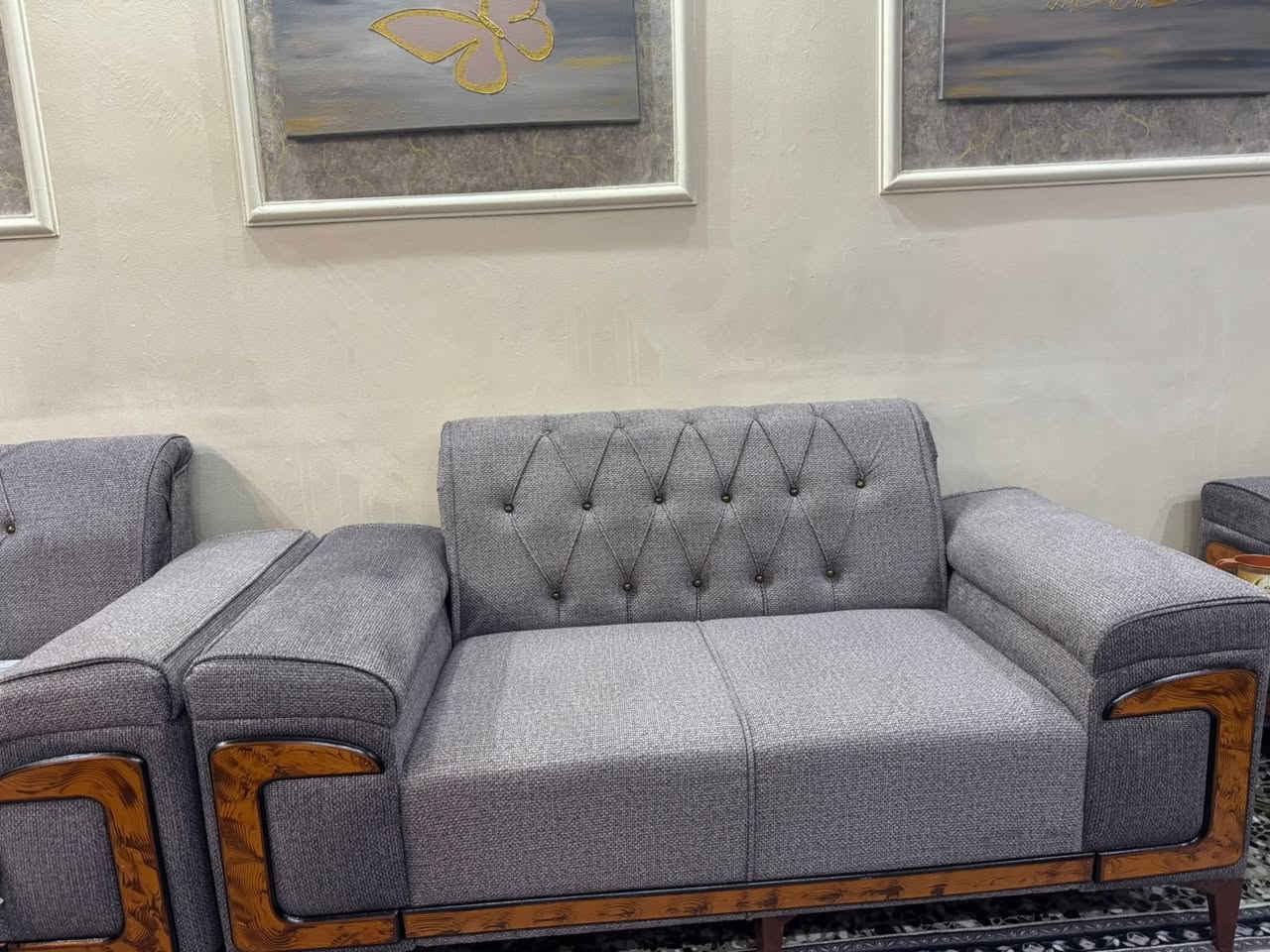 السلام عليكم تخم ١٠ مقاعد جديد بعده مصارله شهرين السعر ٧٥٠وبي مجال التخم امانة الله جديد واحلى من الصور للتواصل ***********
