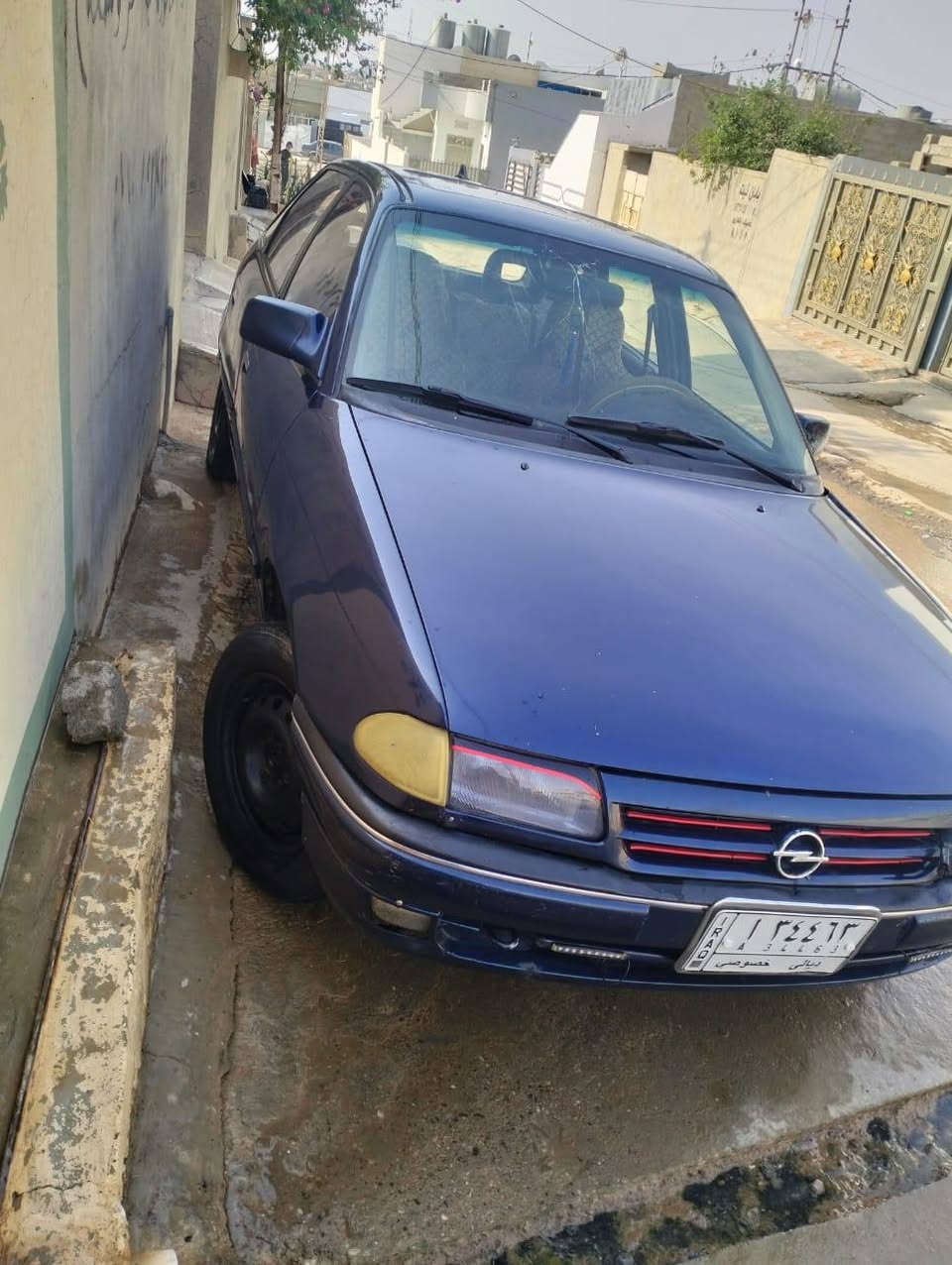 السلام عليكم سيارة استرا موديل 92 مشروع وطني باسمي سنويه جديد ل2028 سيارة بدون عيب صدر وتايرات ومكينه. جديد وكوبون بانزين هم موجود سعرة 35شراي يتصل ***********
