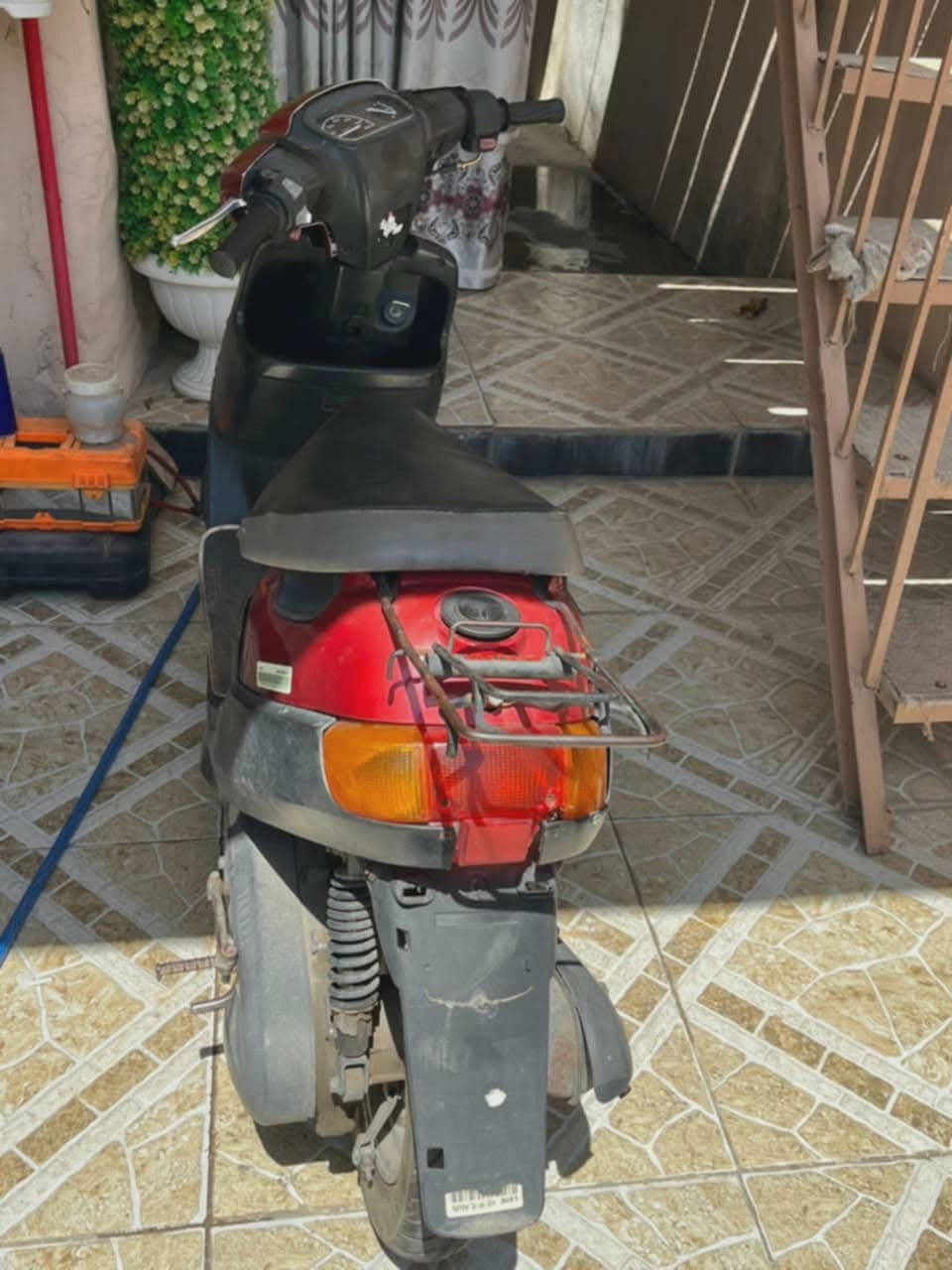 شاصي ما بي شي مكينه ما مفتوحه كهربائيات شغاله سعر 300 بي مجال بسيطه شراي يخابر مكلف بالنشر هذا رقم صاحب الماطور ***********
